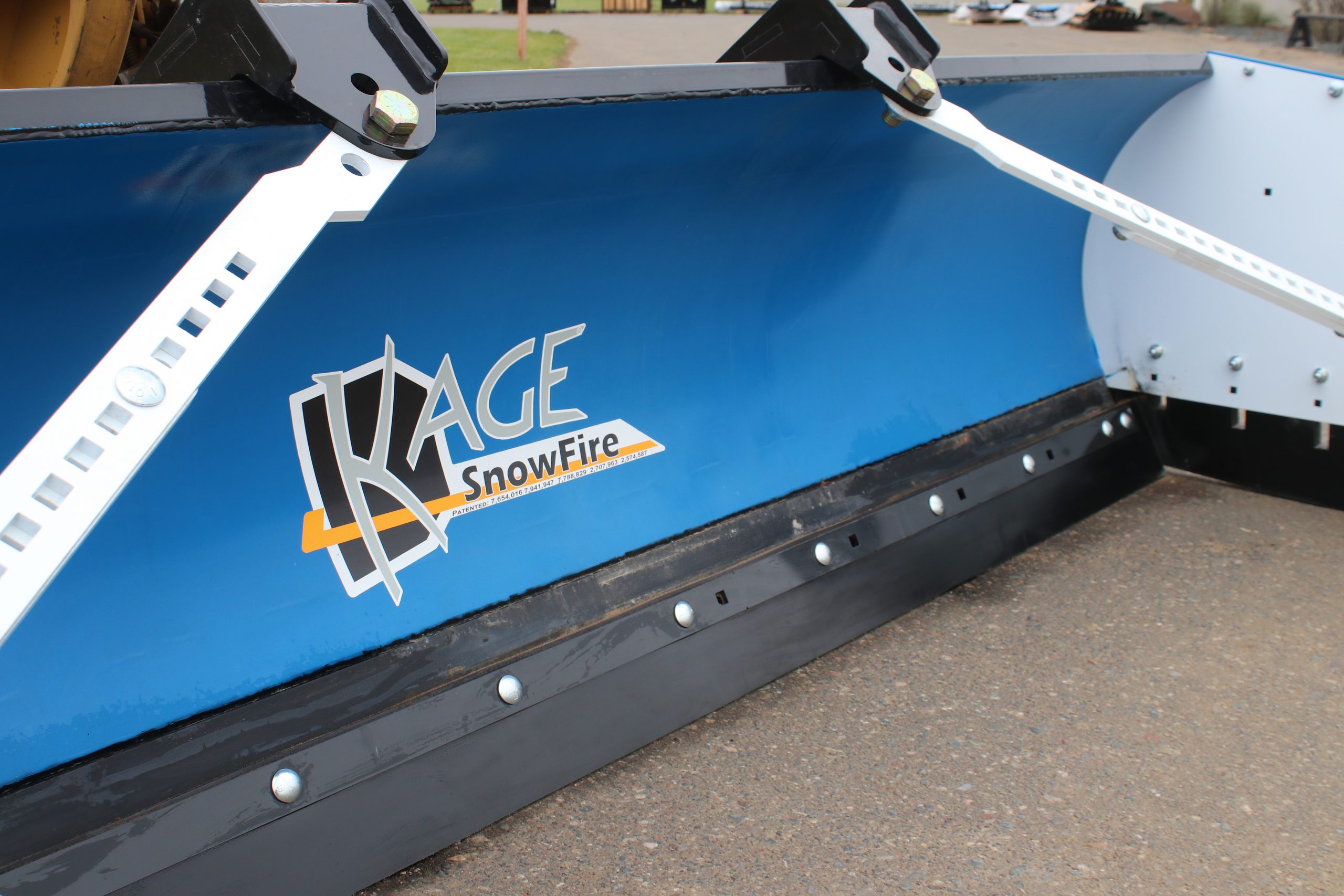 What is a flex edge snow plow? Kage Innovation