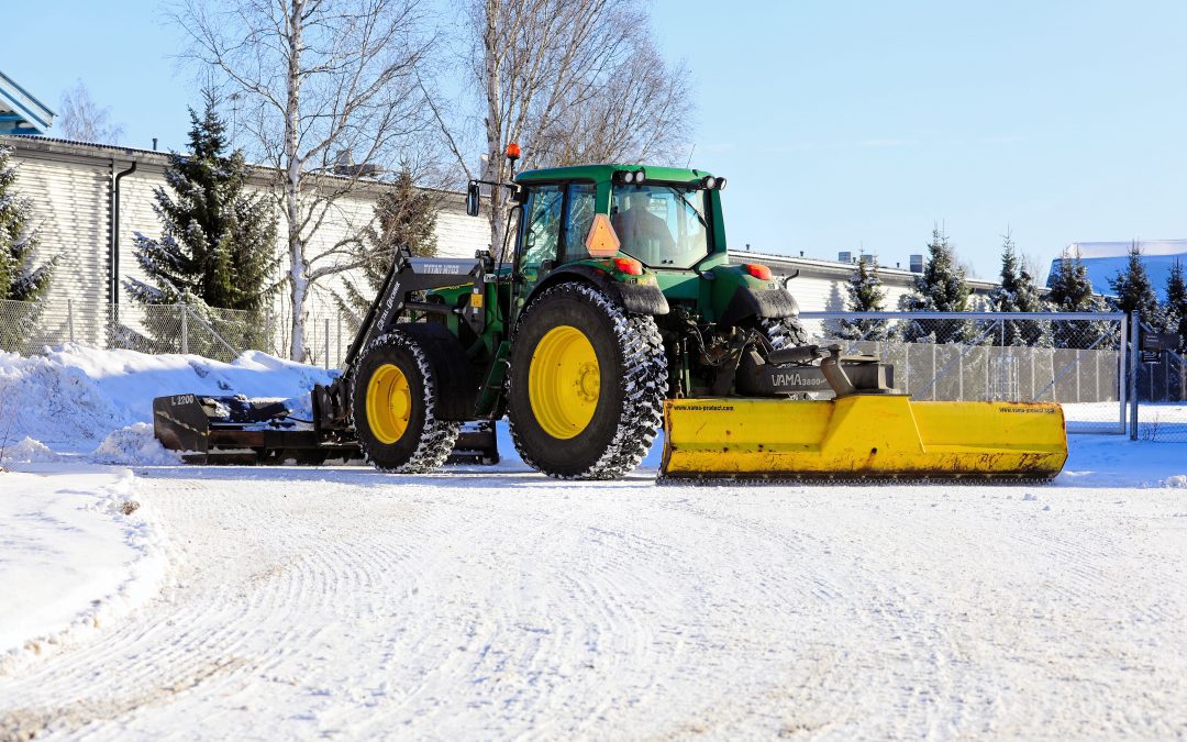 What Types of Machines are Back Blade Snow Plows Used On?