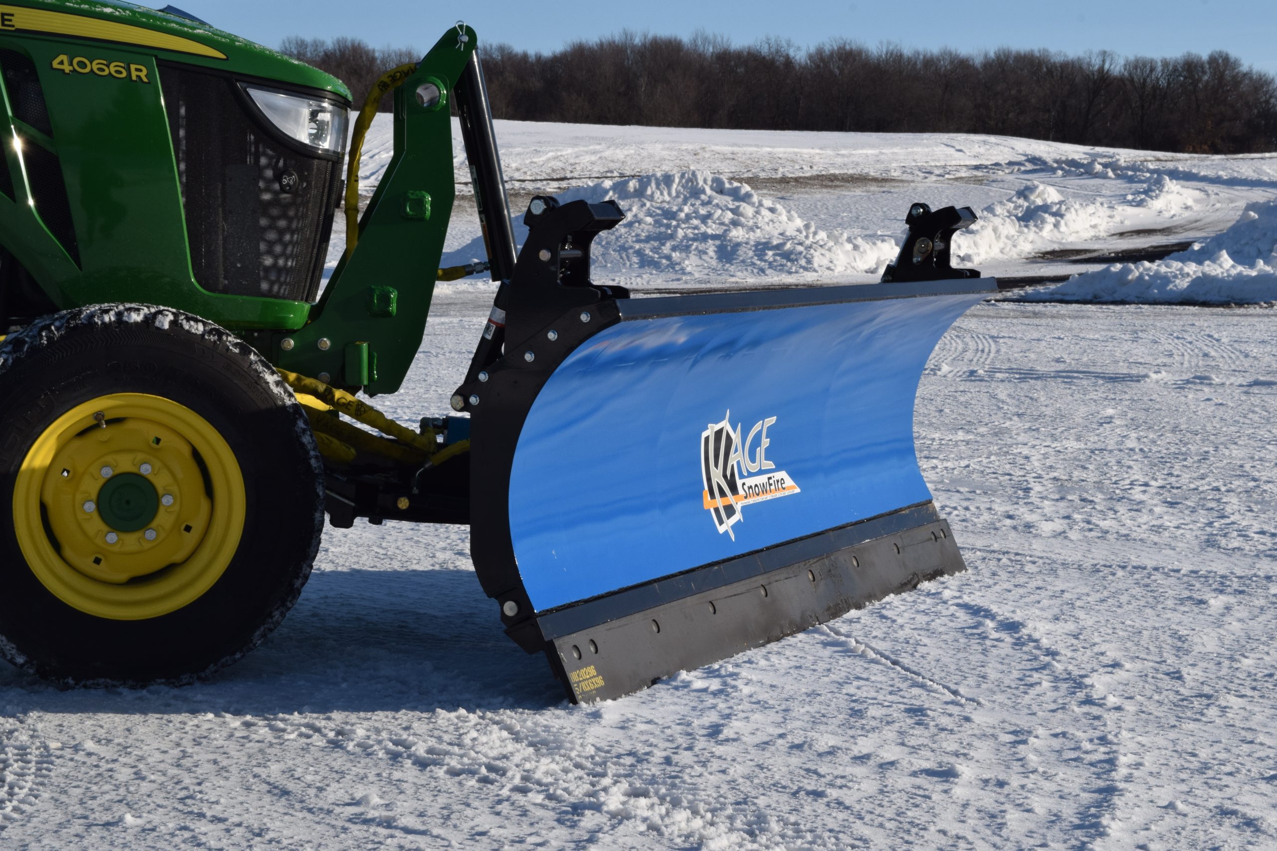 choosing-the-right-snow-plow-cutting-edge-material